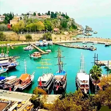 Kaleici Muhtesem Konum Deniz Yakini 1+0 Oezel Ev דירה